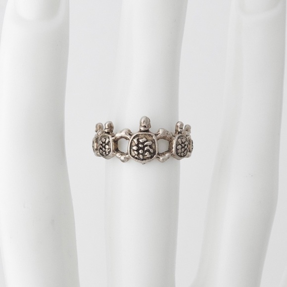 Vintage Silver Tone Turtle Ring Size 6 Band - Picture 3 of 3